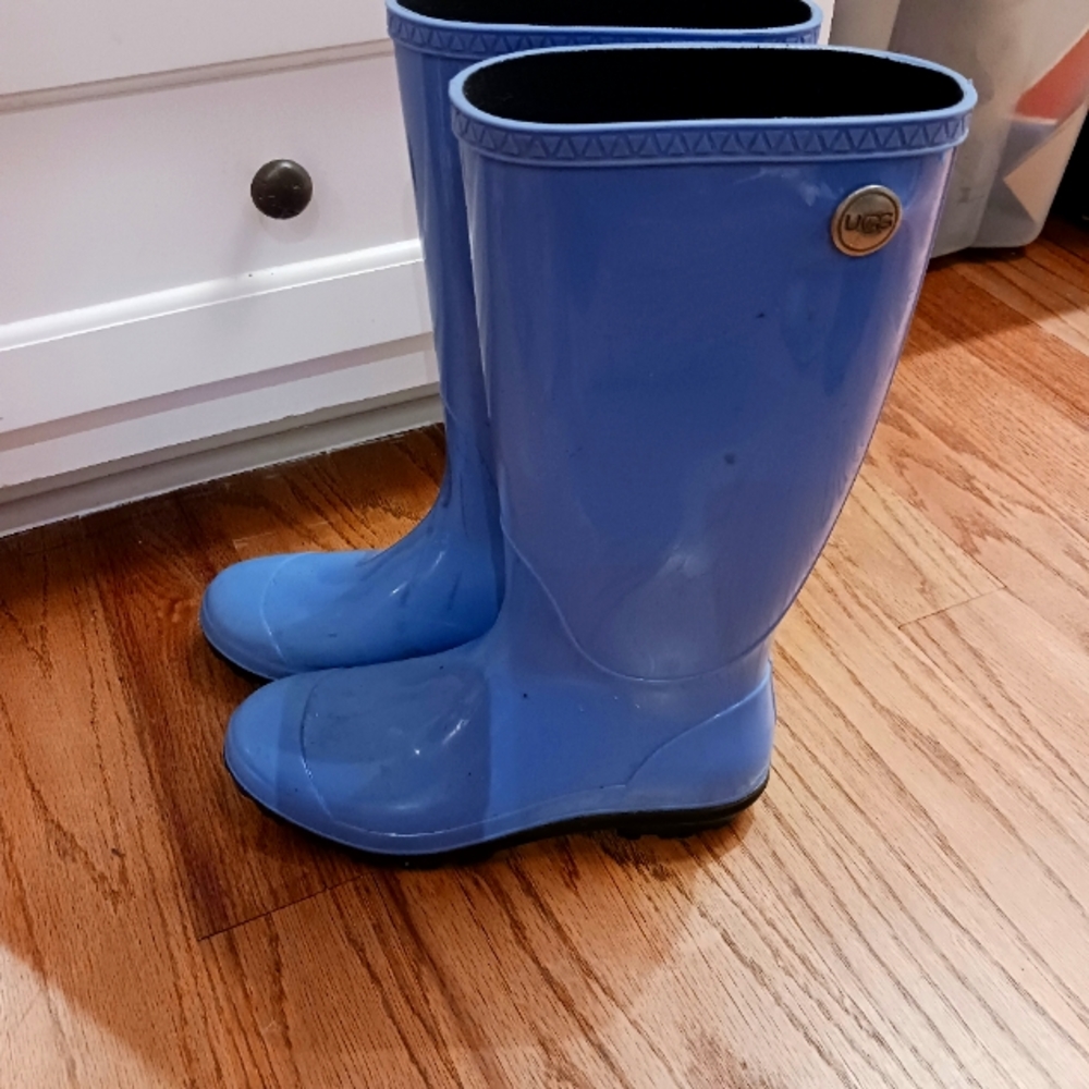 Ugg rainboots